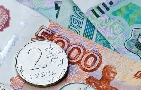    Рубль: Снижение спроса на рисковые активы давит на курс